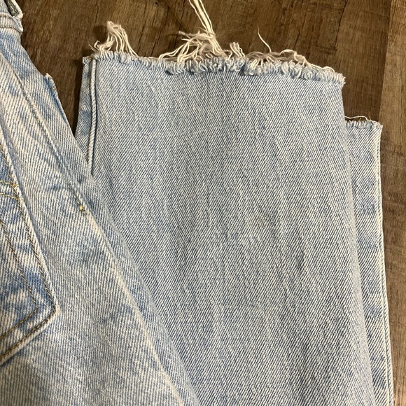 Levi’s Light Wash 501 | High Rise Straight Leg - Picture 4 of 6